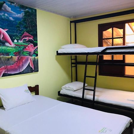 Hostal La Esperanza Летисия Екстериор снимка