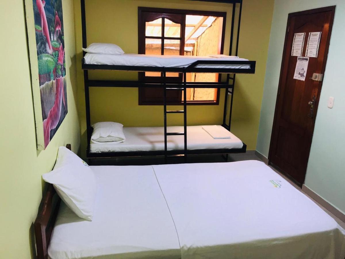 Hostal La Esperanza Летисия Екстериор снимка