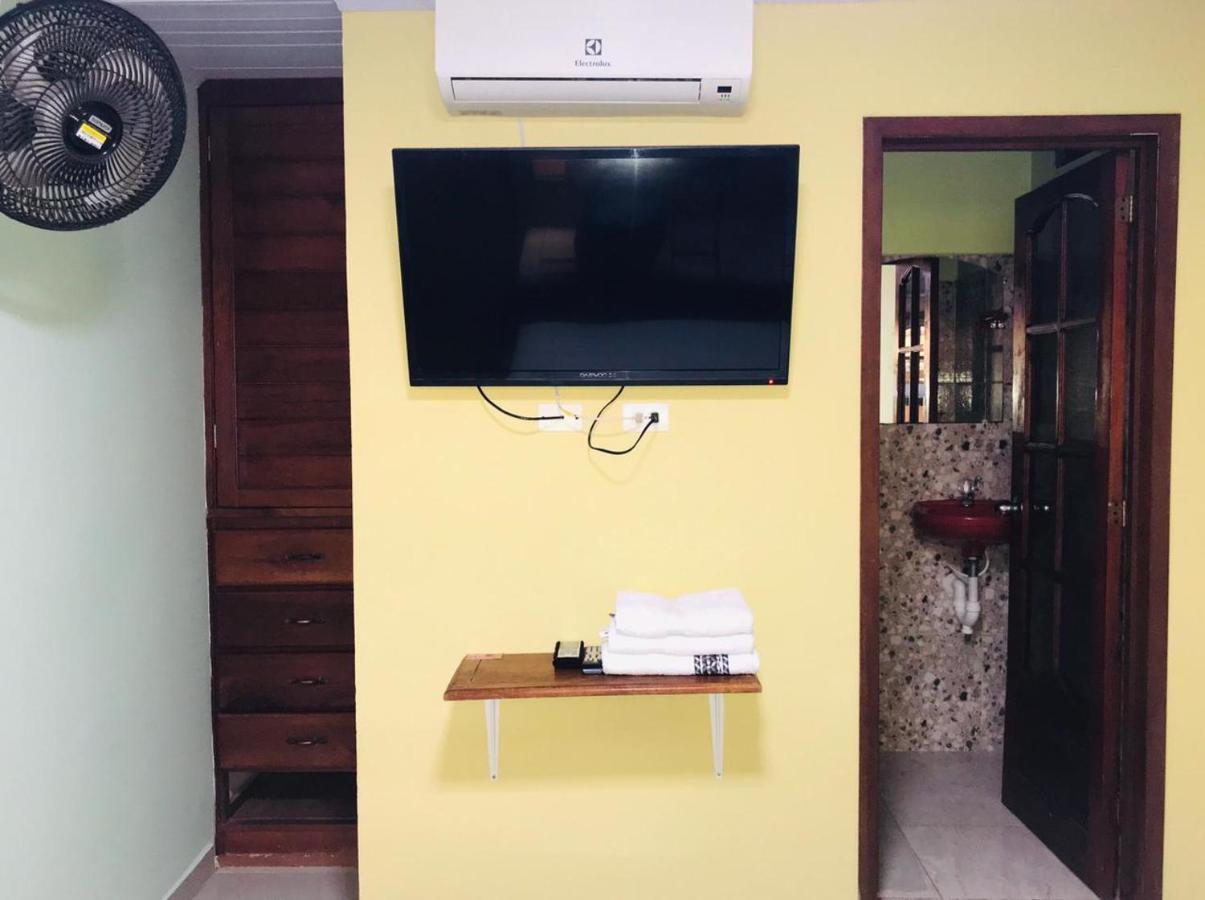 Hostal La Esperanza Летисия Екстериор снимка