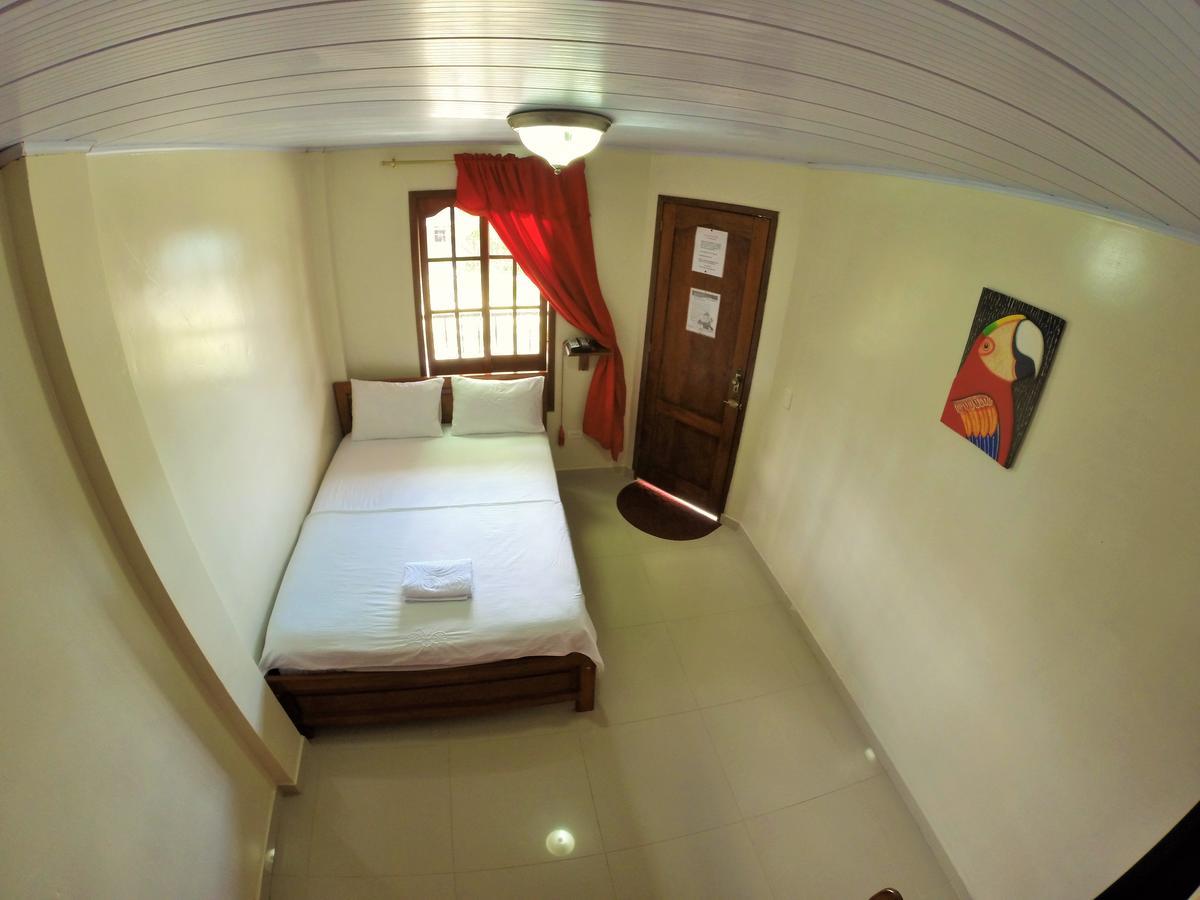 Hostal La Esperanza Летисия Екстериор снимка