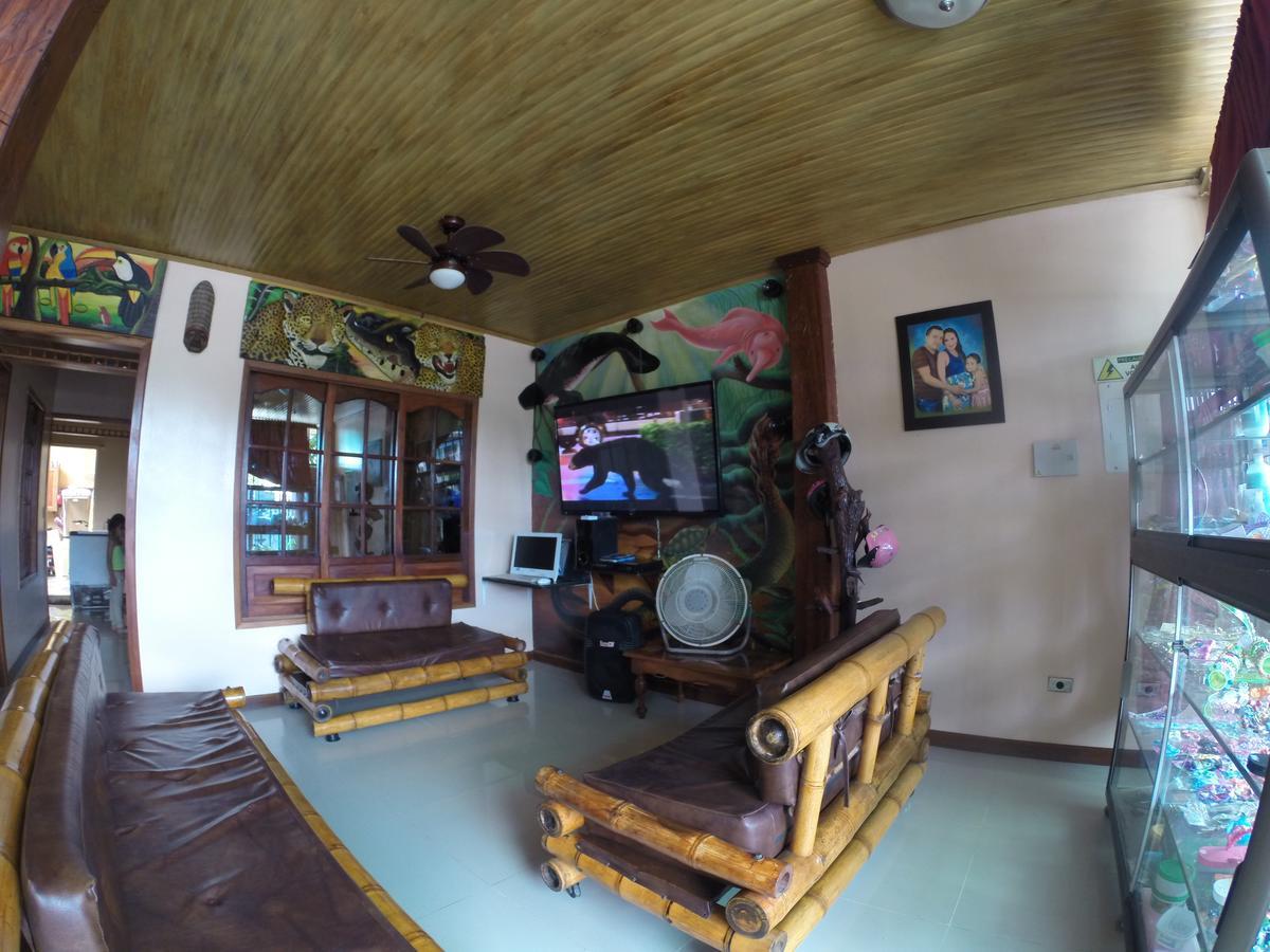 Hostal La Esperanza Летисия Екстериор снимка