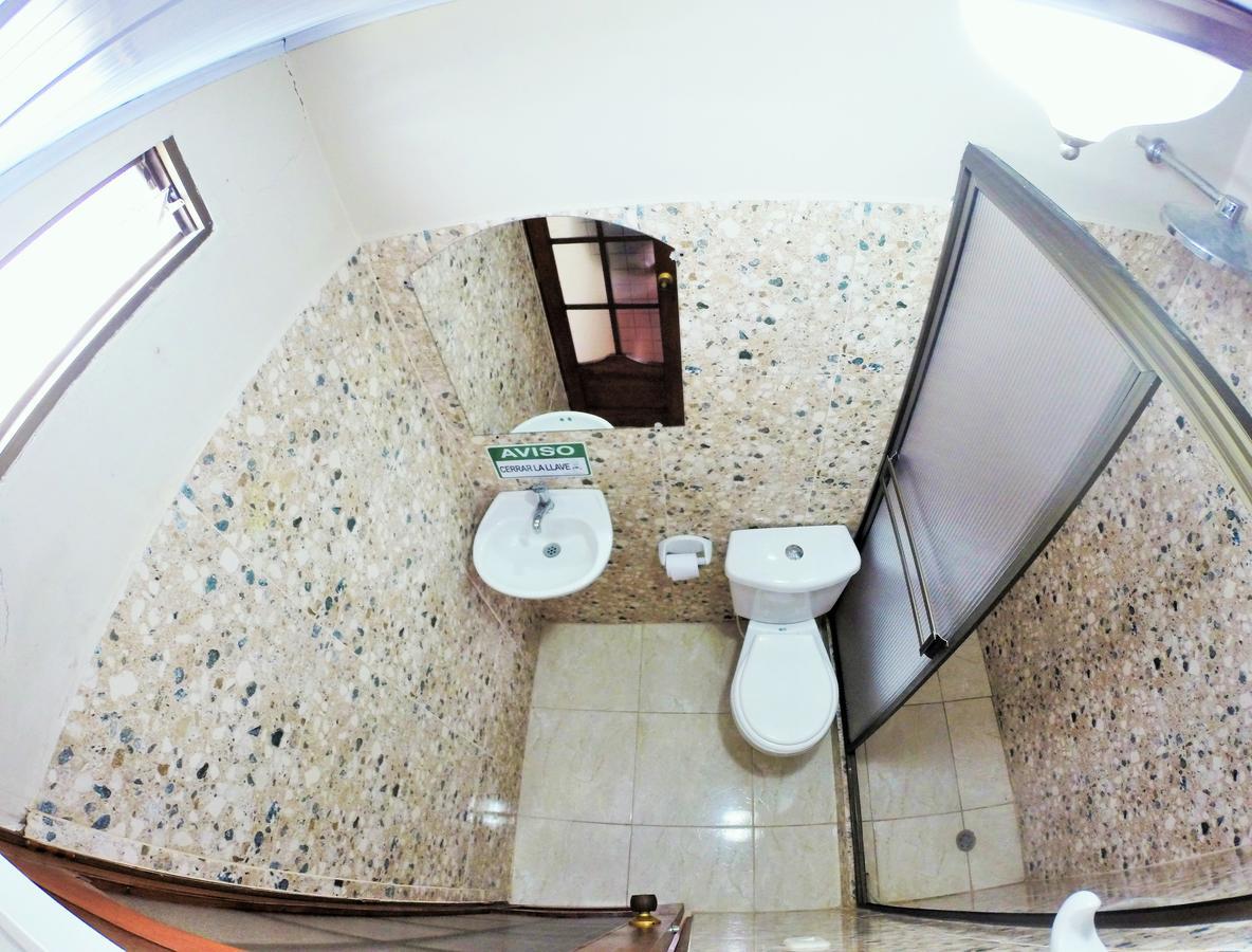 Hostal La Esperanza Летисия Екстериор снимка