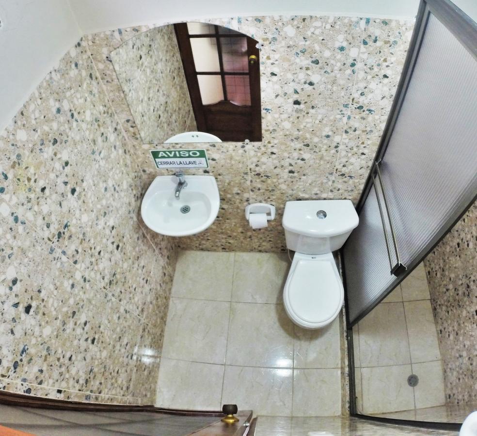 Hostal La Esperanza Летисия Екстериор снимка
