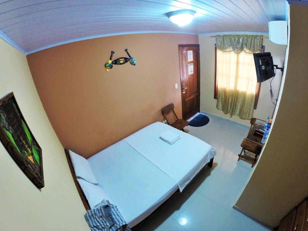 Hostal La Esperanza Летисия Екстериор снимка