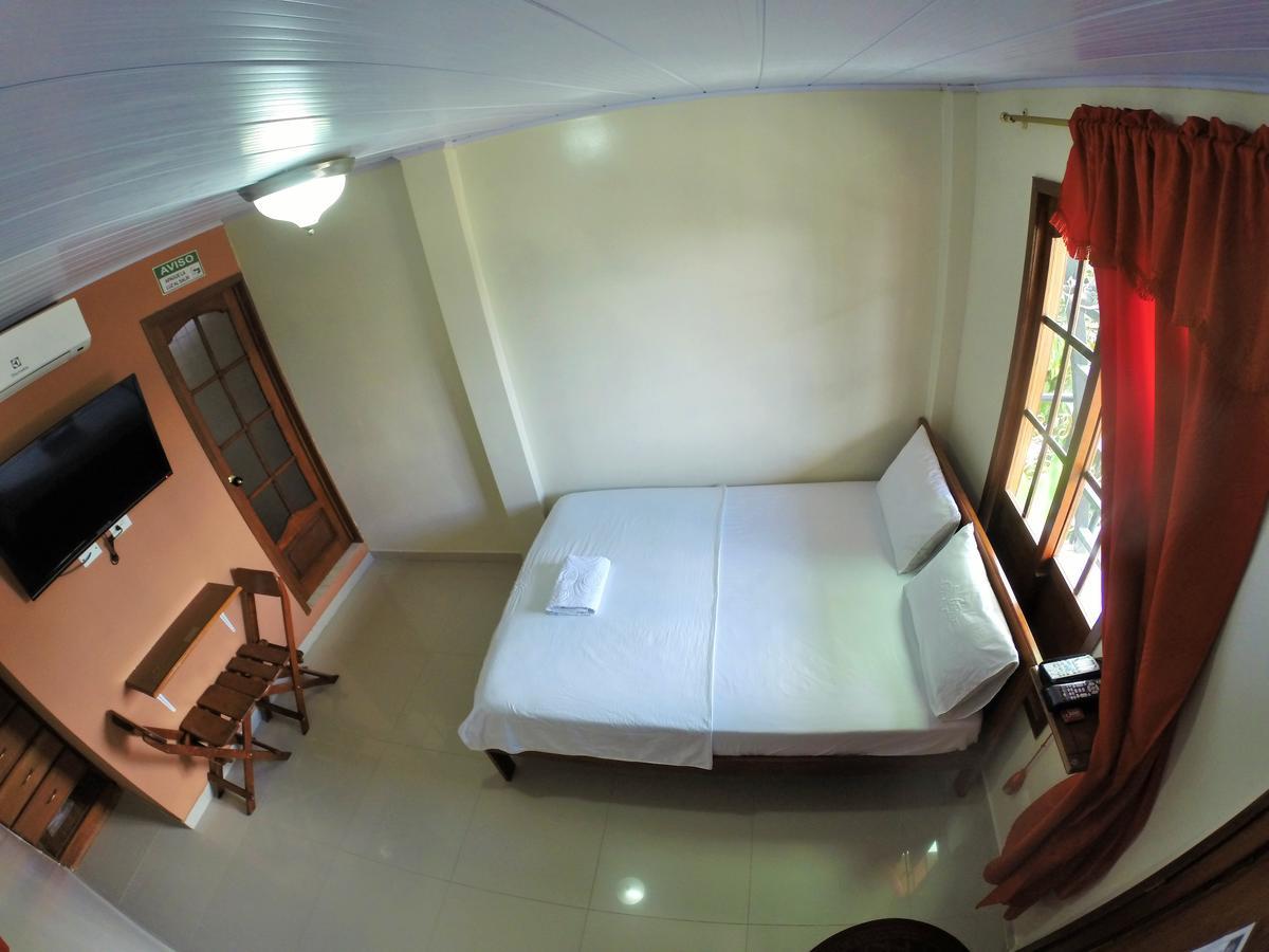 Hostal La Esperanza Летисия Екстериор снимка